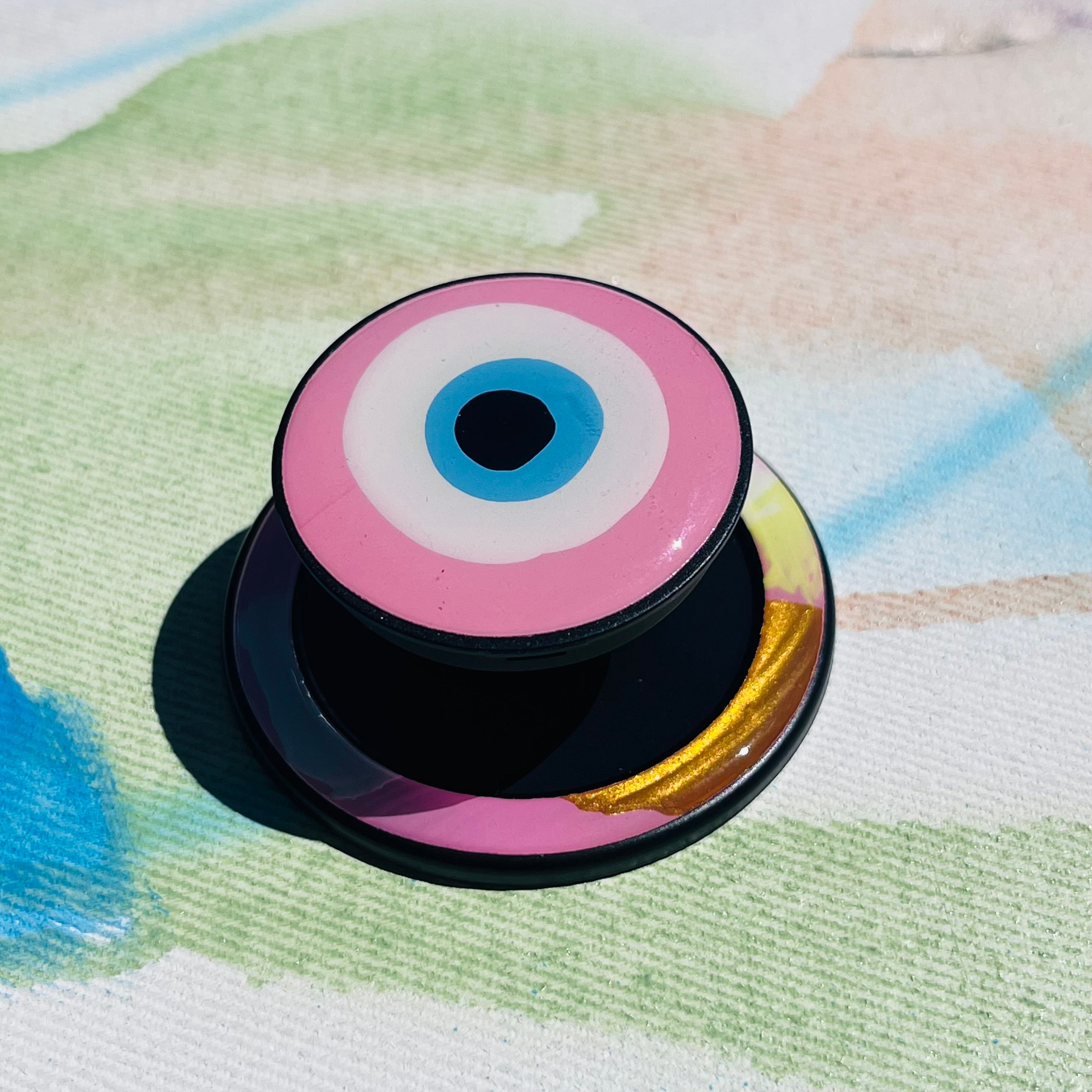 Phone Holder con imán Magsafe pintado a mano -Ojo Turco Rosa