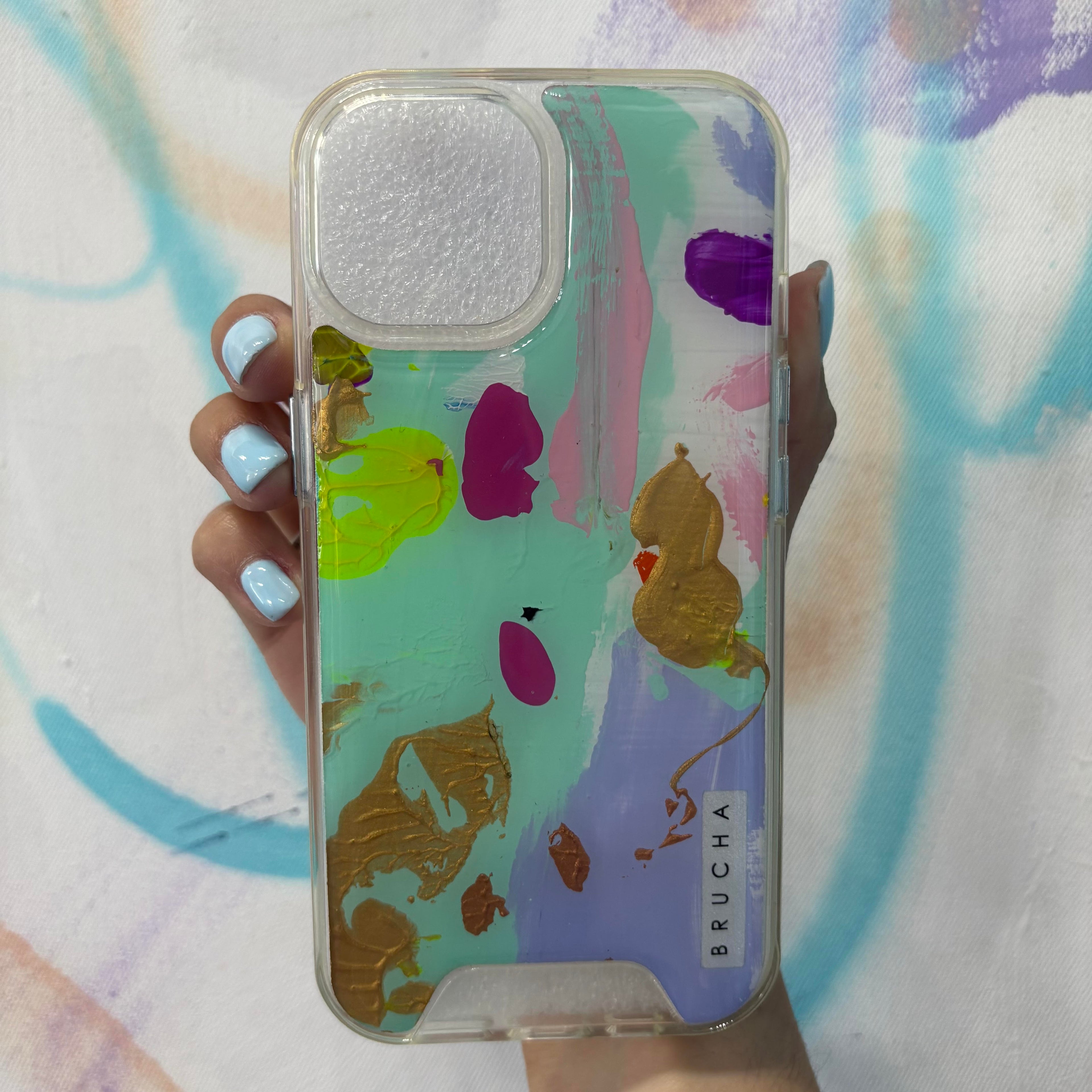 Funda ultra protectora pintada a mano para iPhone 15 - Carrot